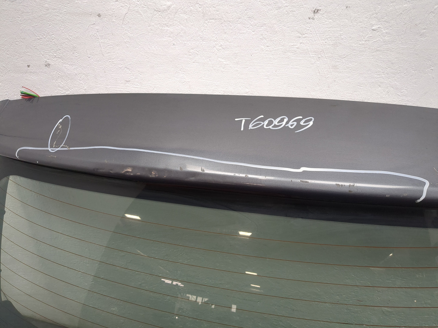 Дверь багажника