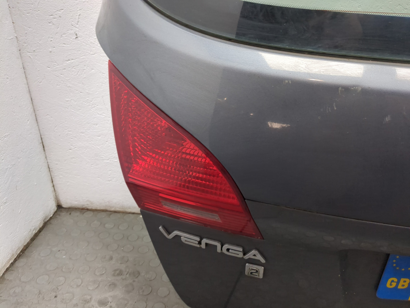 Дверь багажника