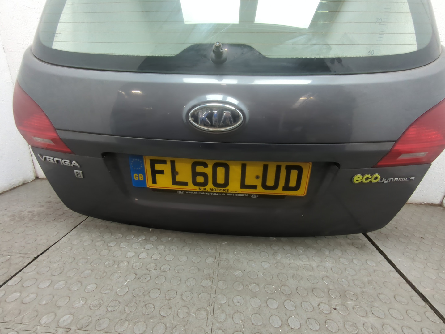 Дверь багажника