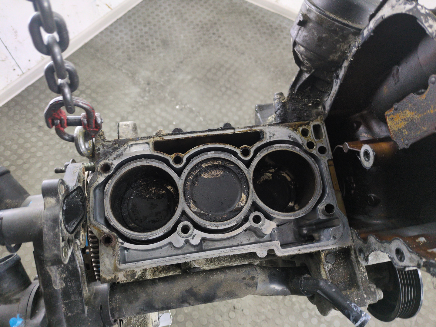 Блок двигателя