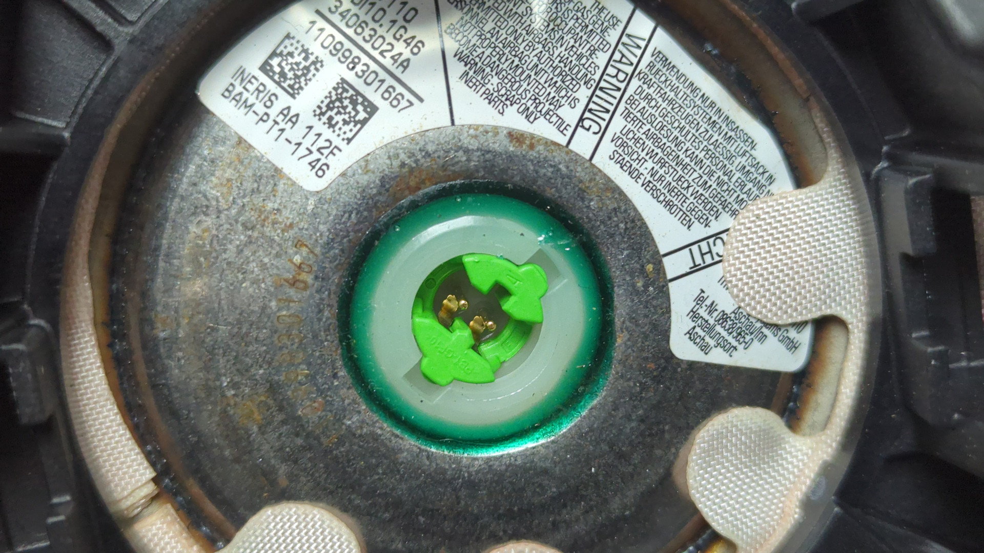 Подушка безопасности в рулевое колесо