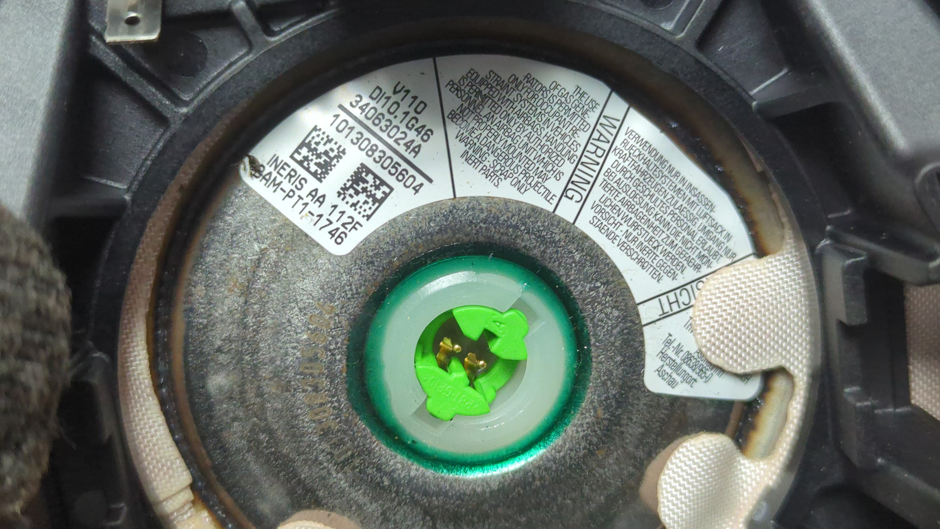 Подушка безопасности в рулевое колесо