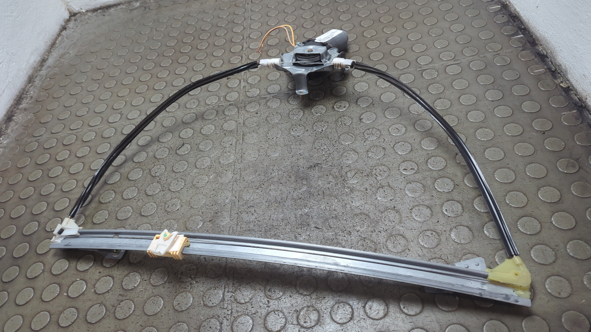 Стеклоподъемник электр. передний левый