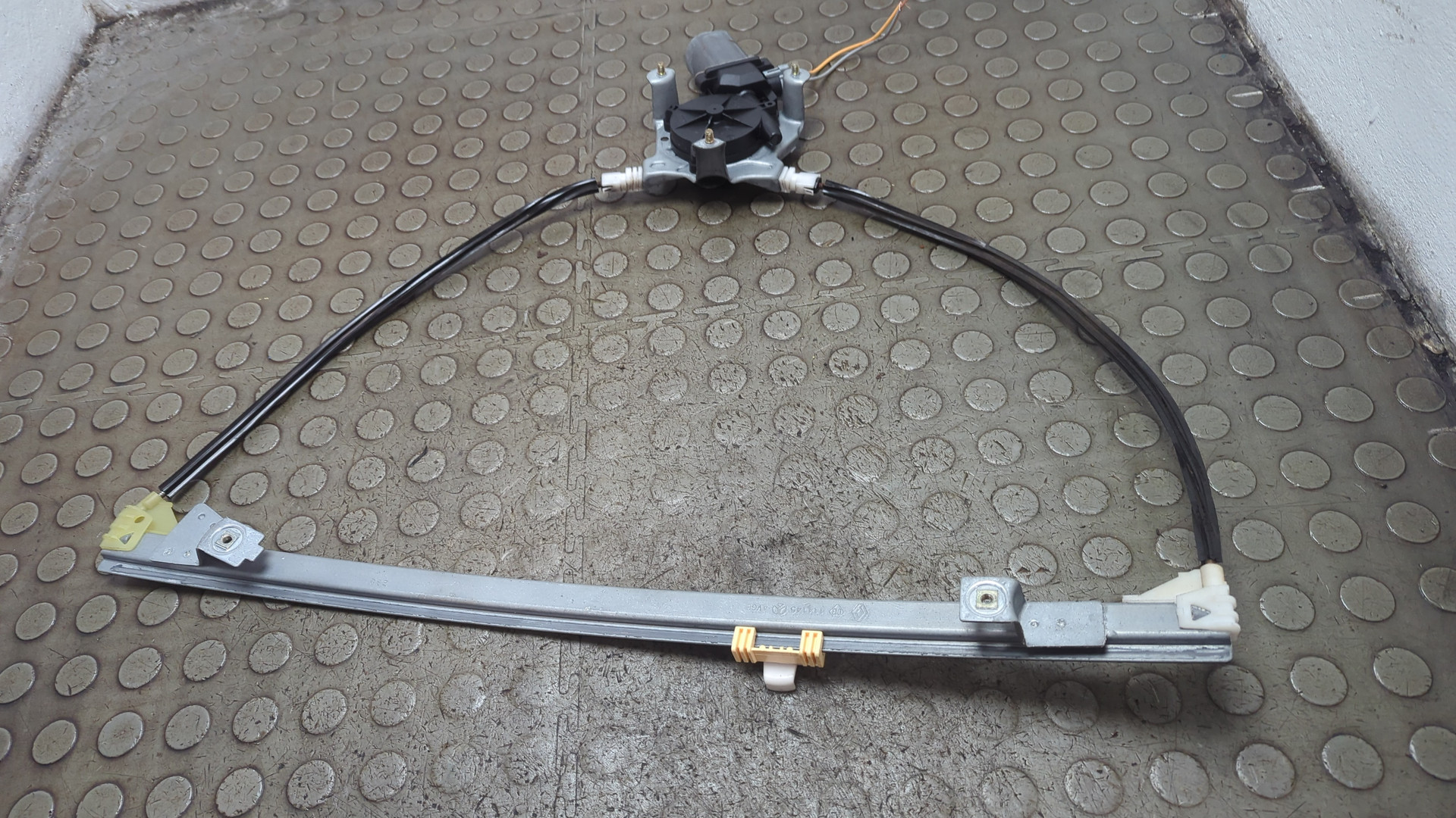 Стеклоподъемник электр. передний левый