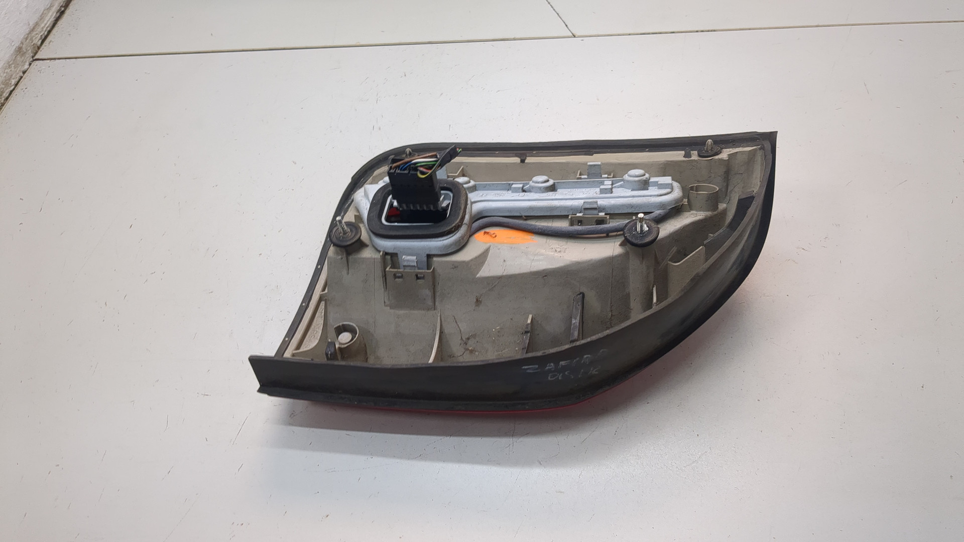 Фонарь задний правый
