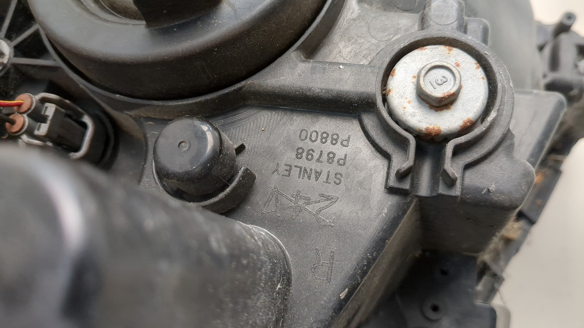 Фара правая