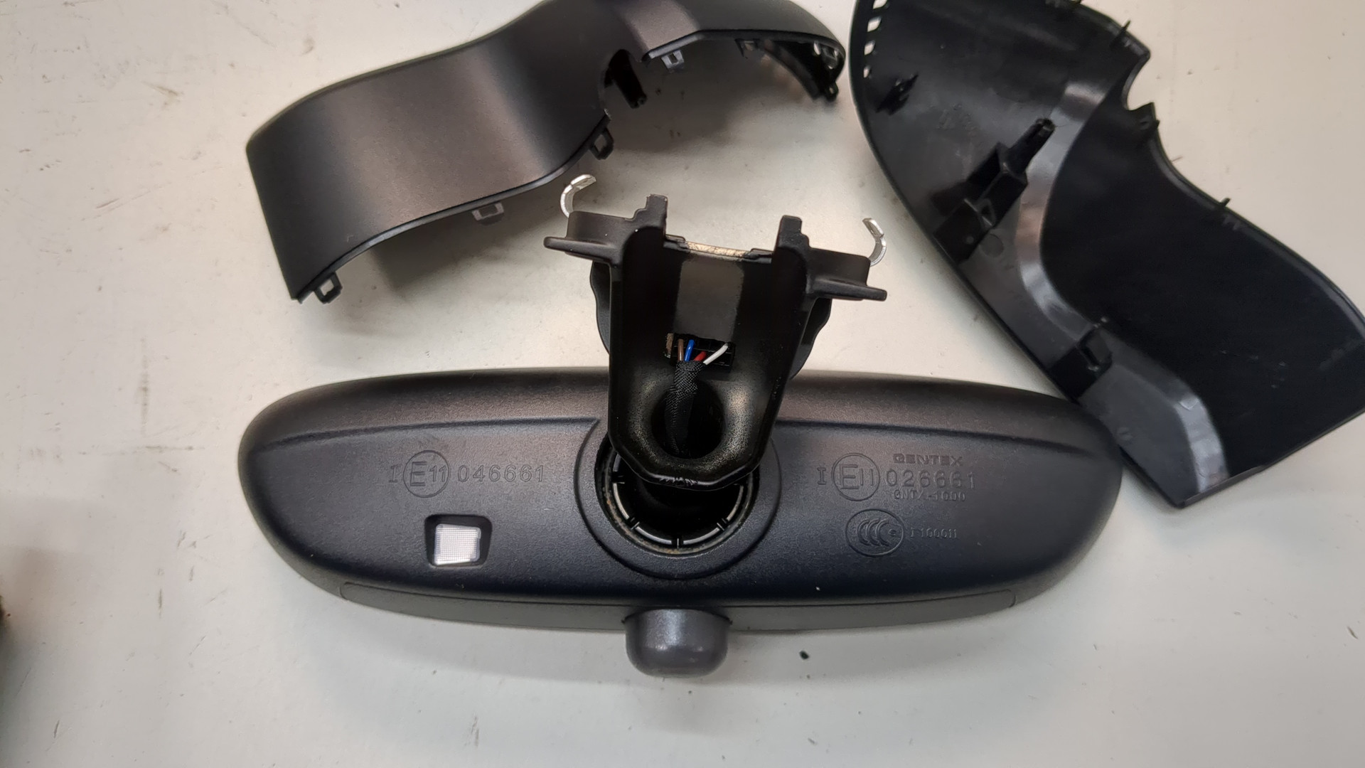 Зеркало заднего вида