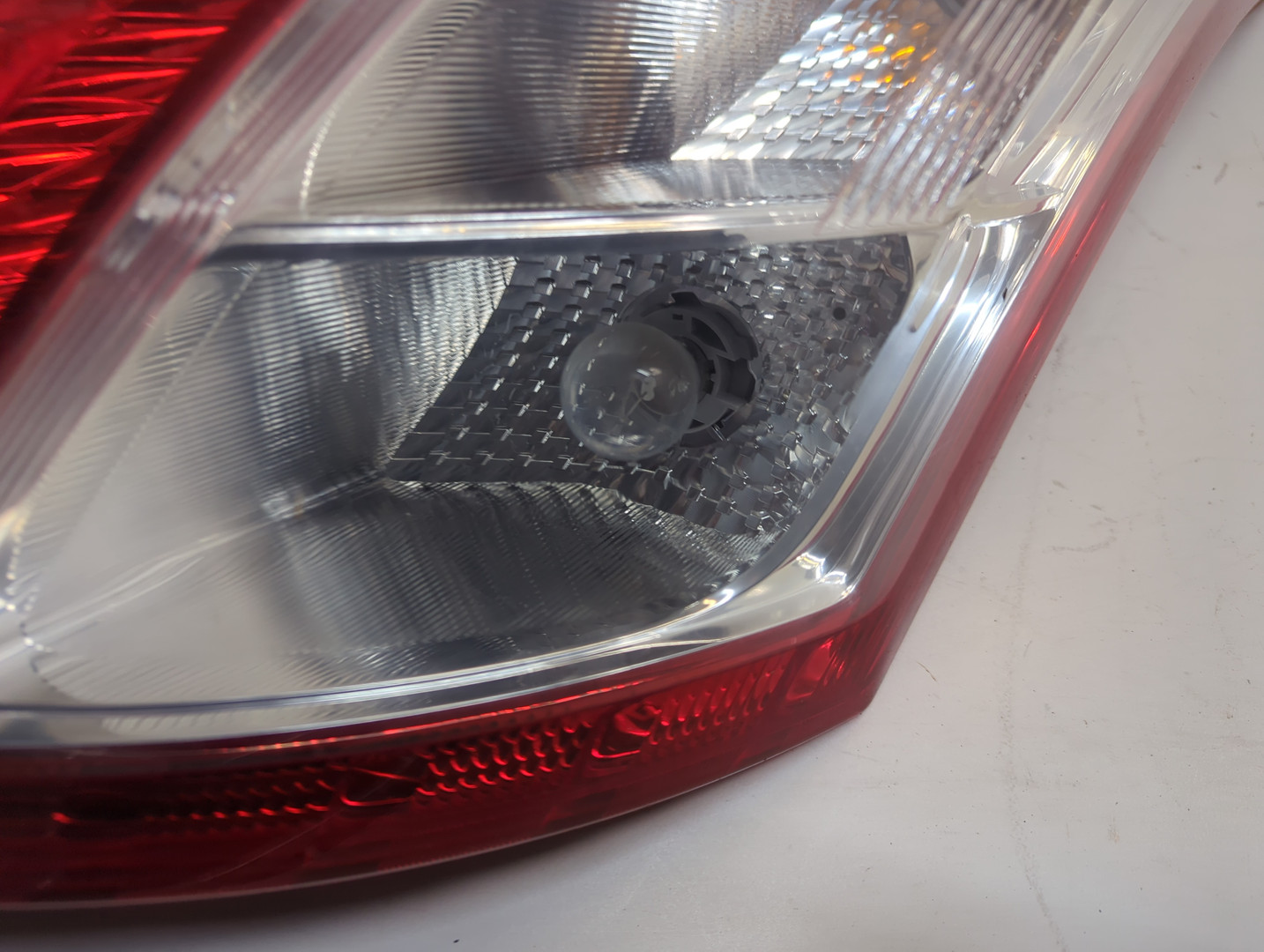 Фонарь задний правый