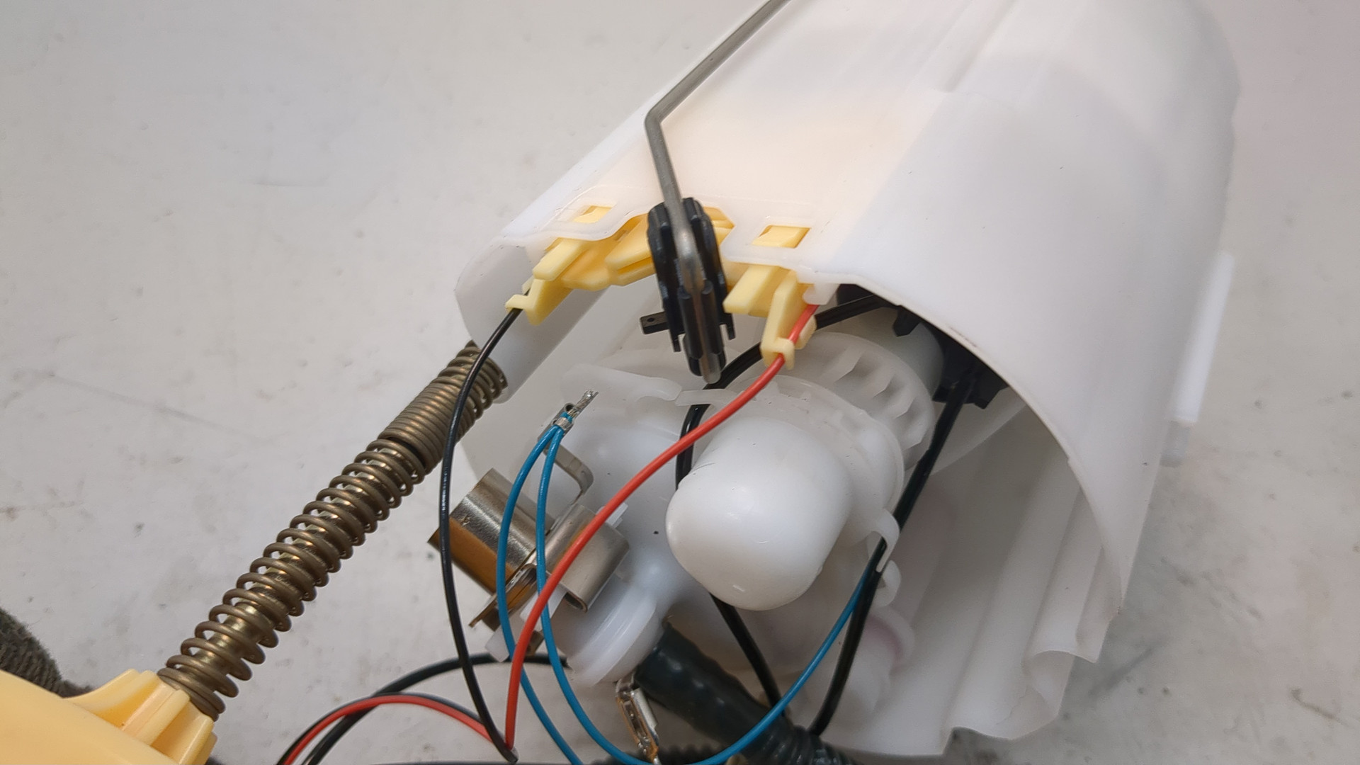 Насос топливный электрический