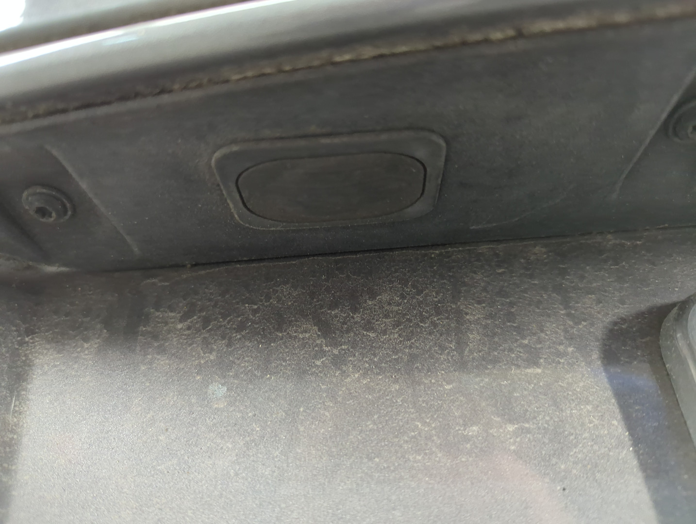 Дверь багажника