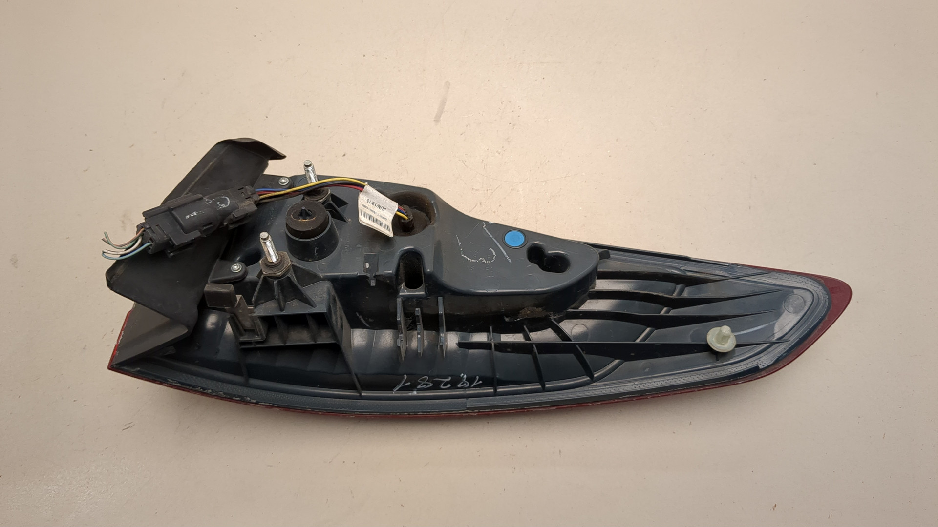 Фонарь задний левый