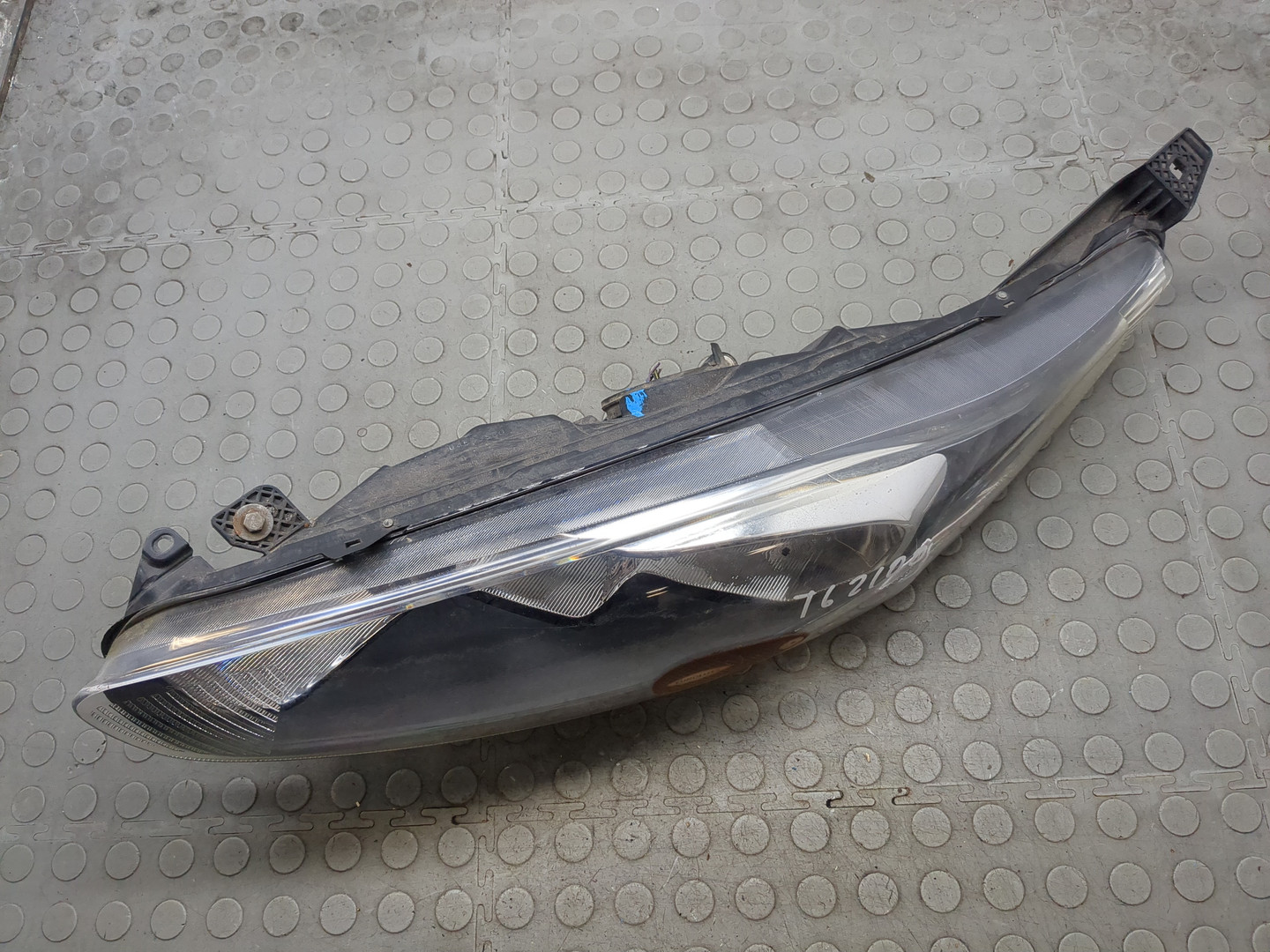 Фара левая