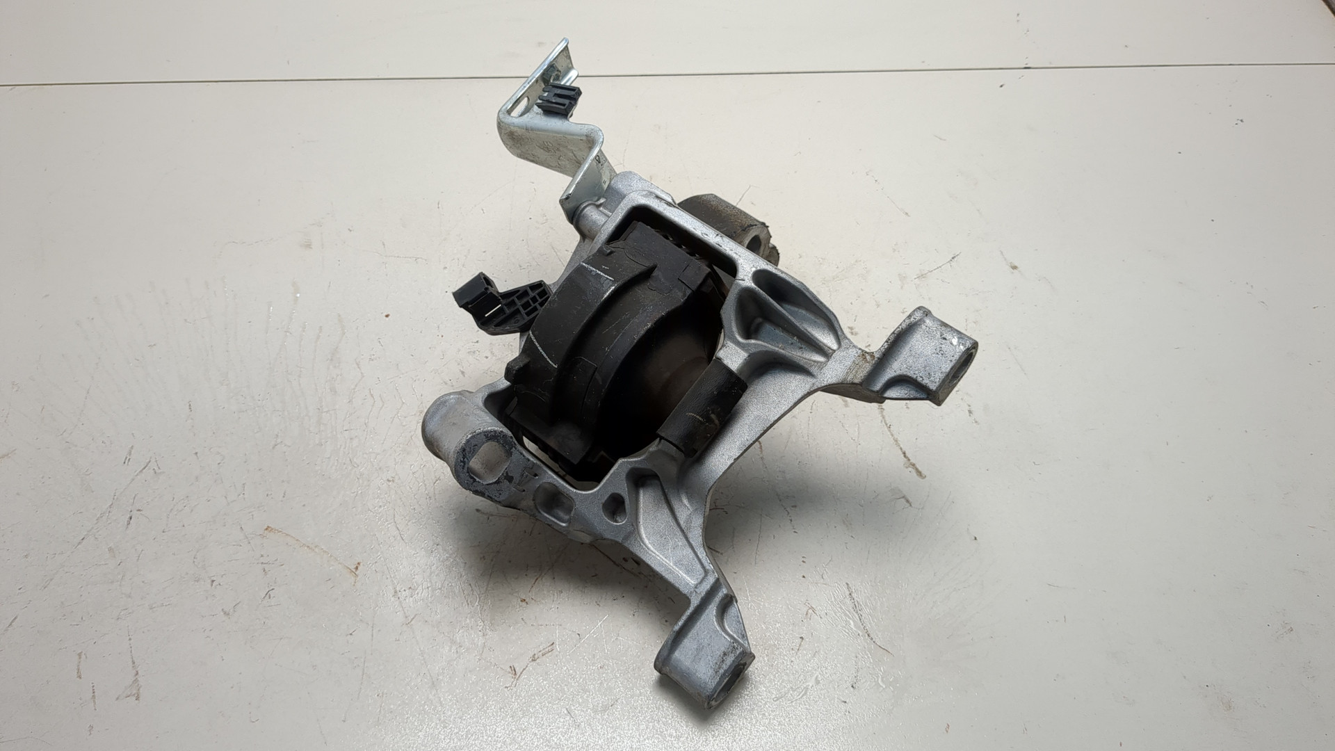 Опора двигателя