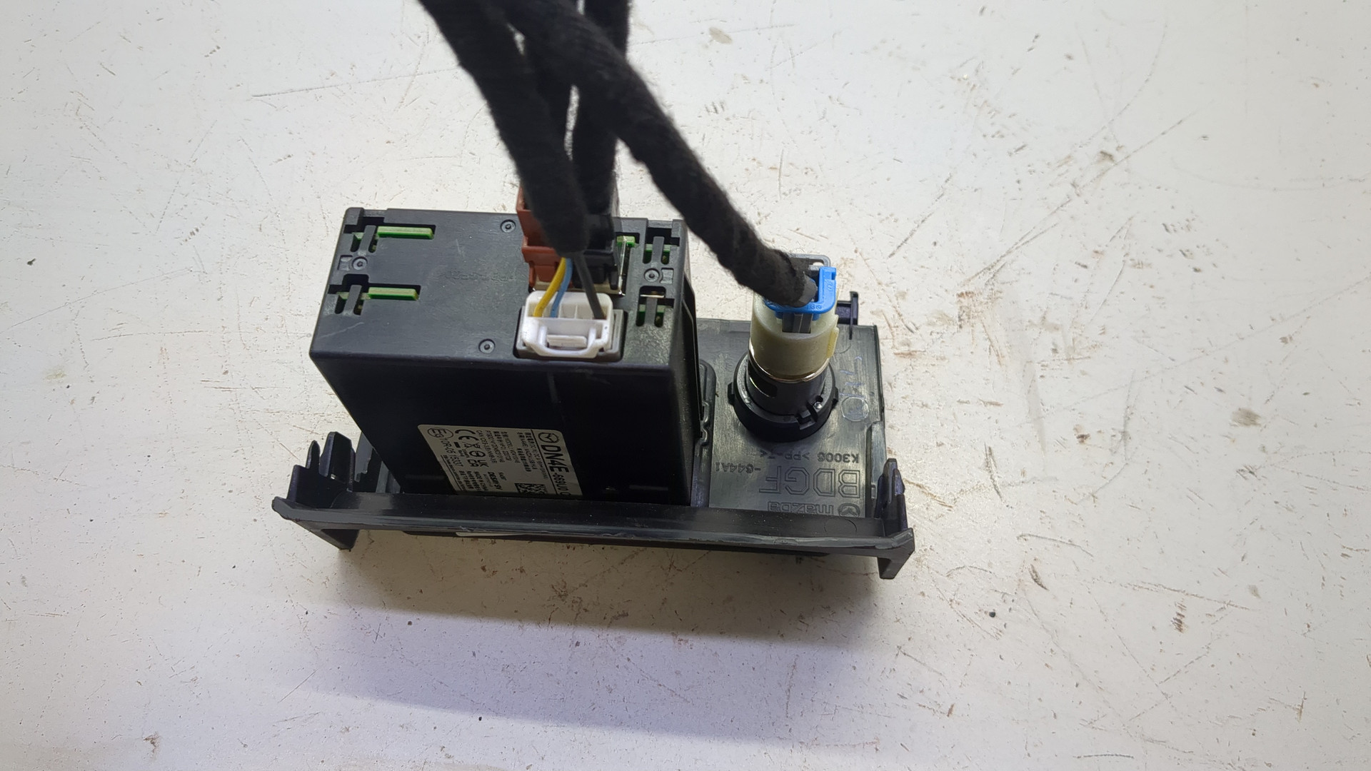 Гнездо AUX / USB IN