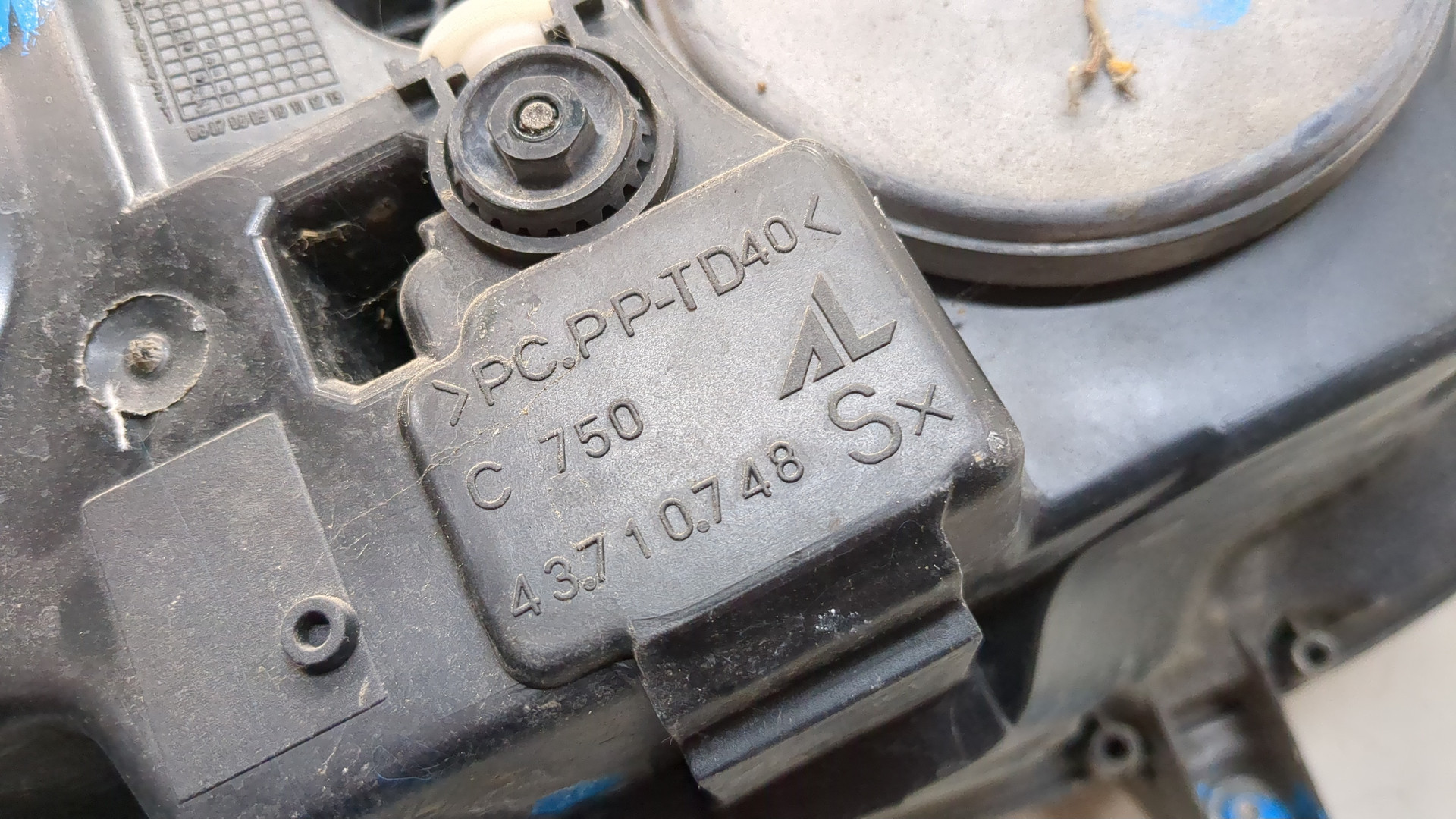 Фара левая