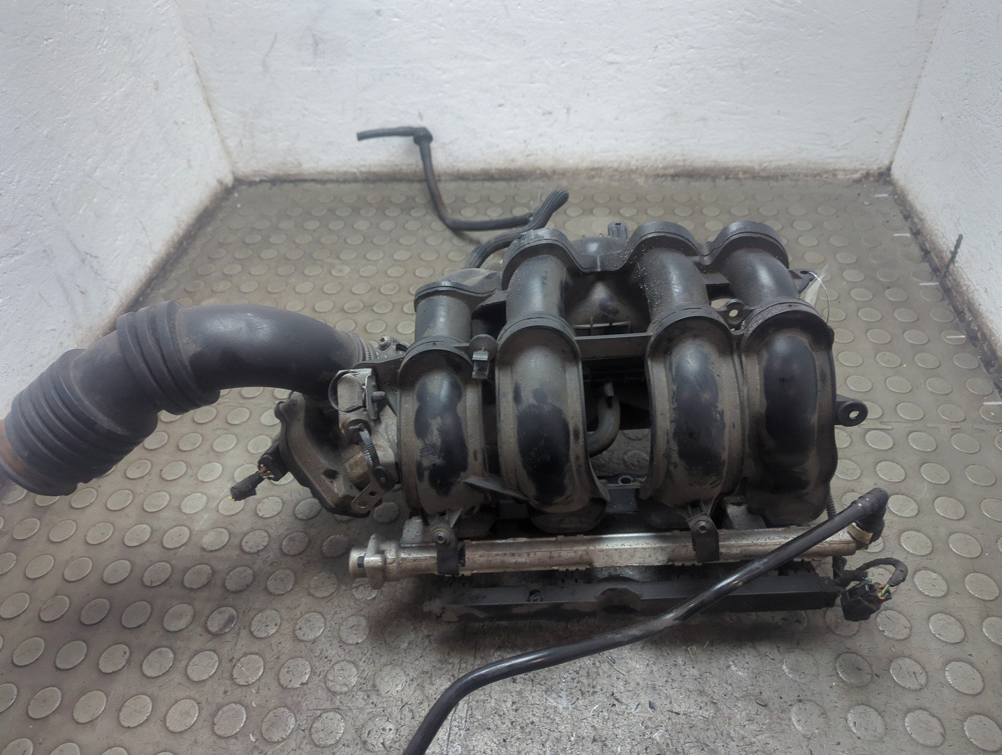Коллектор впускной