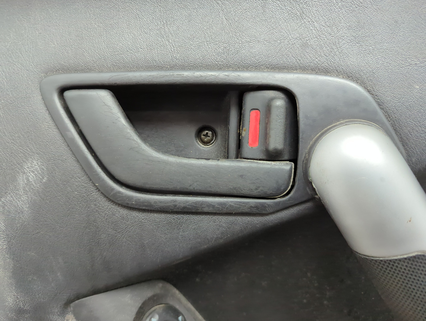 Дверь передняя правая