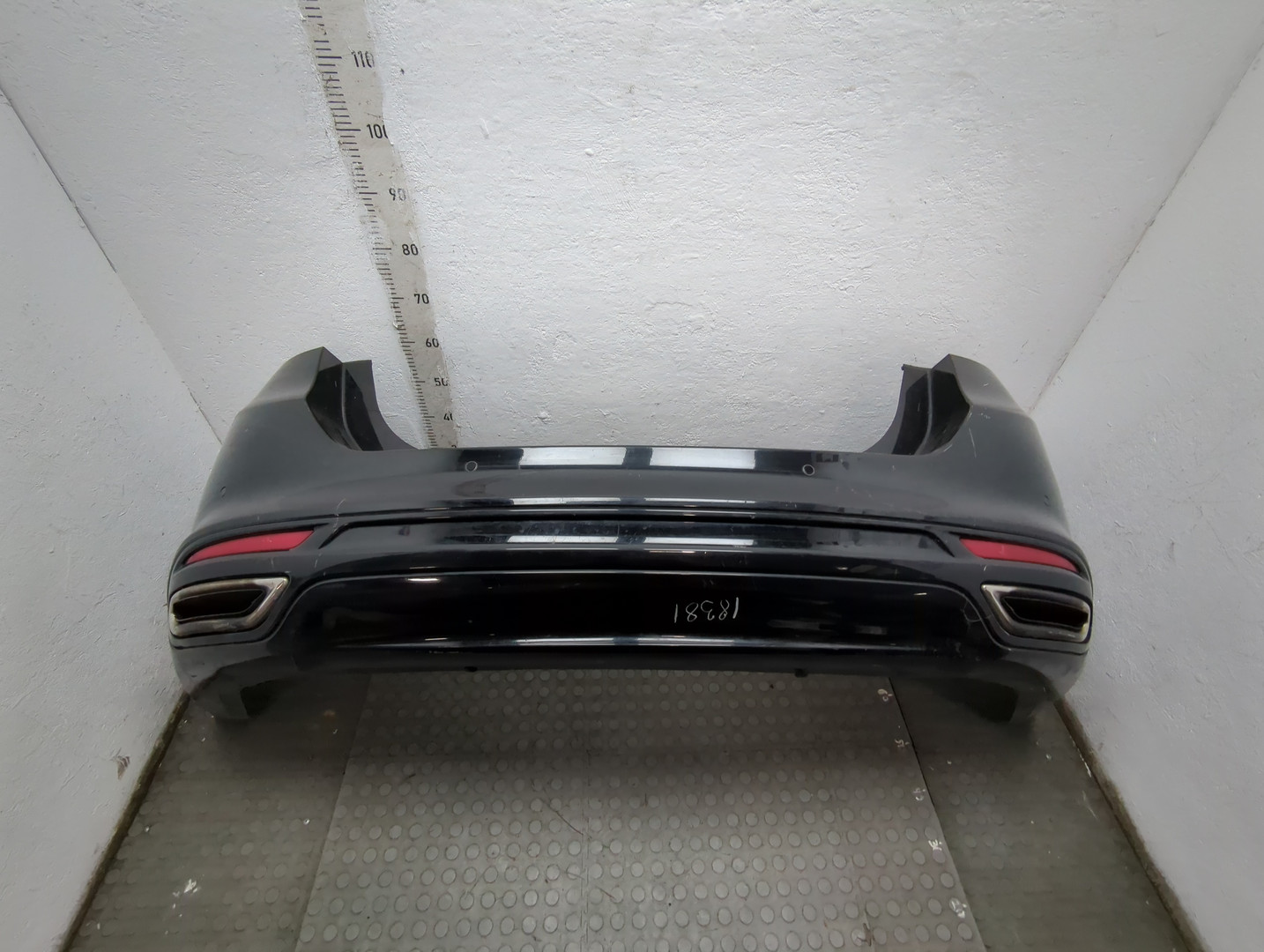 Бампер задний