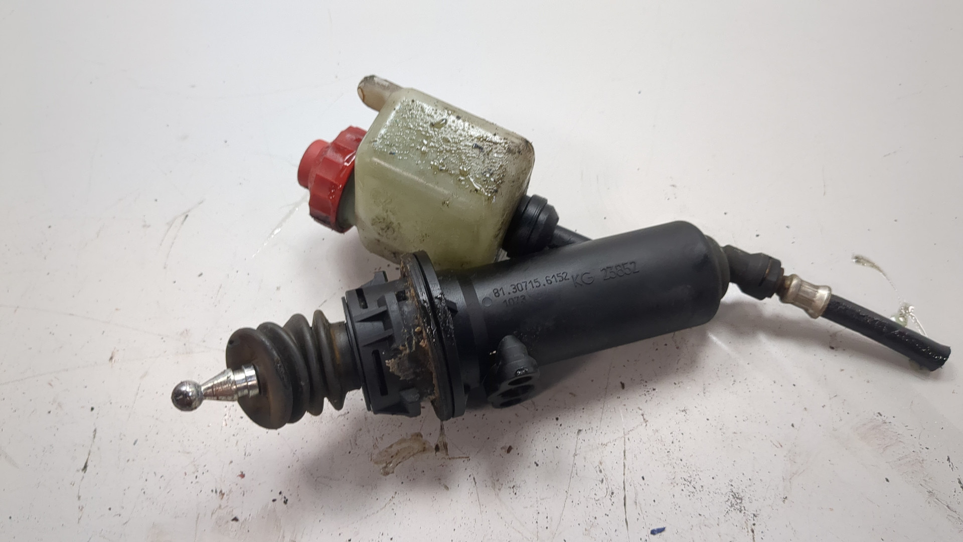 Цилиндр сцепления главный