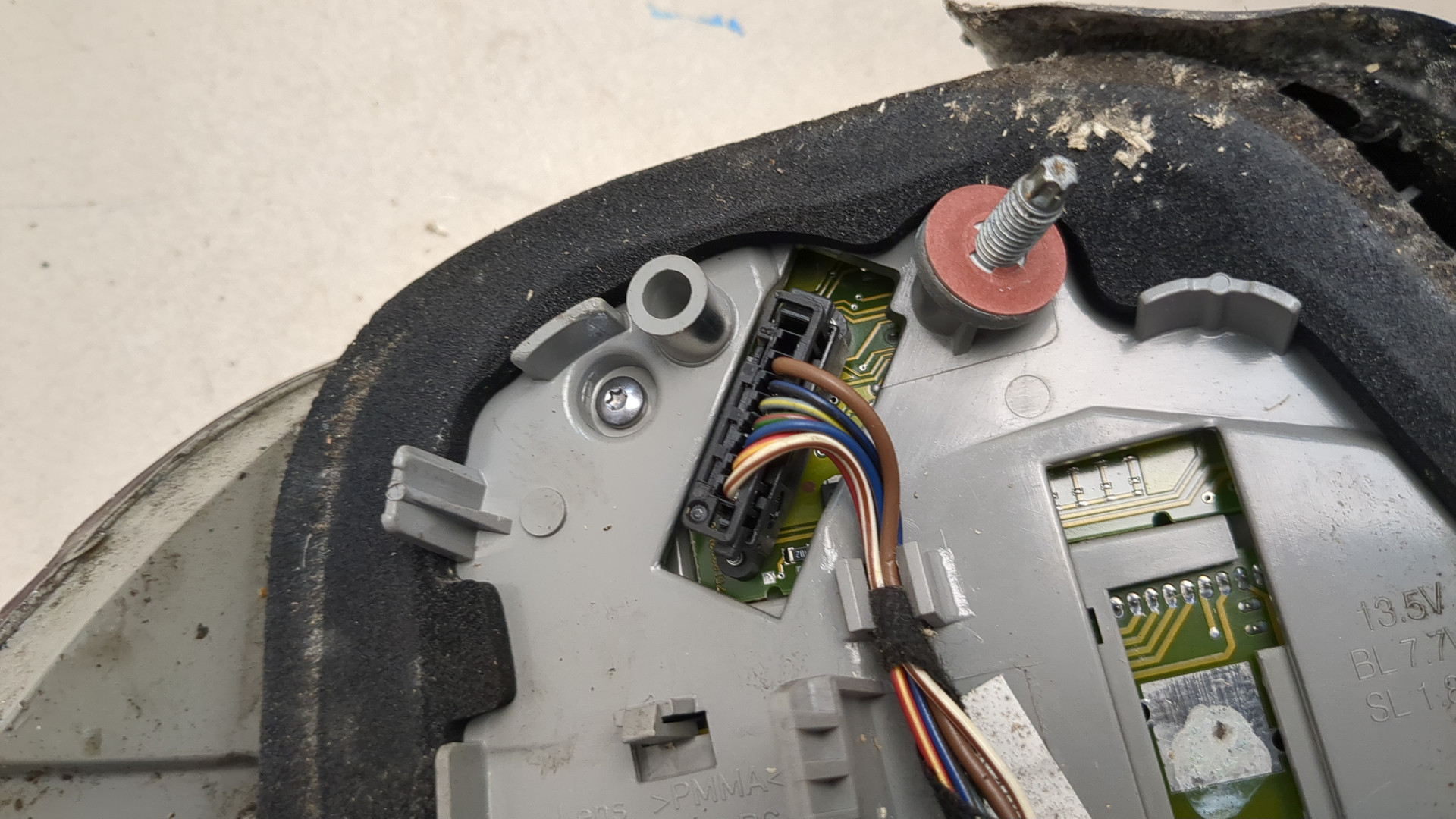Фонарь задний правый