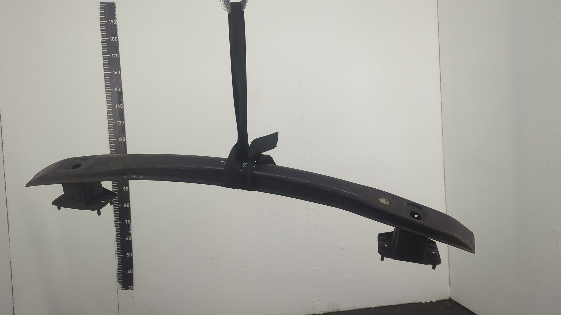 Усилитель заднего бампера