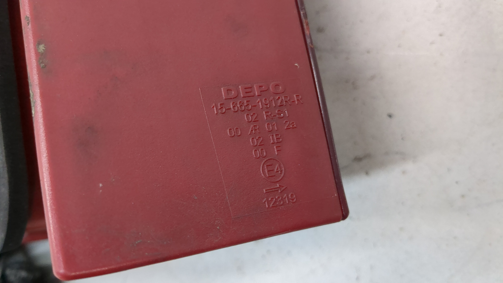Фонарь задний правый
