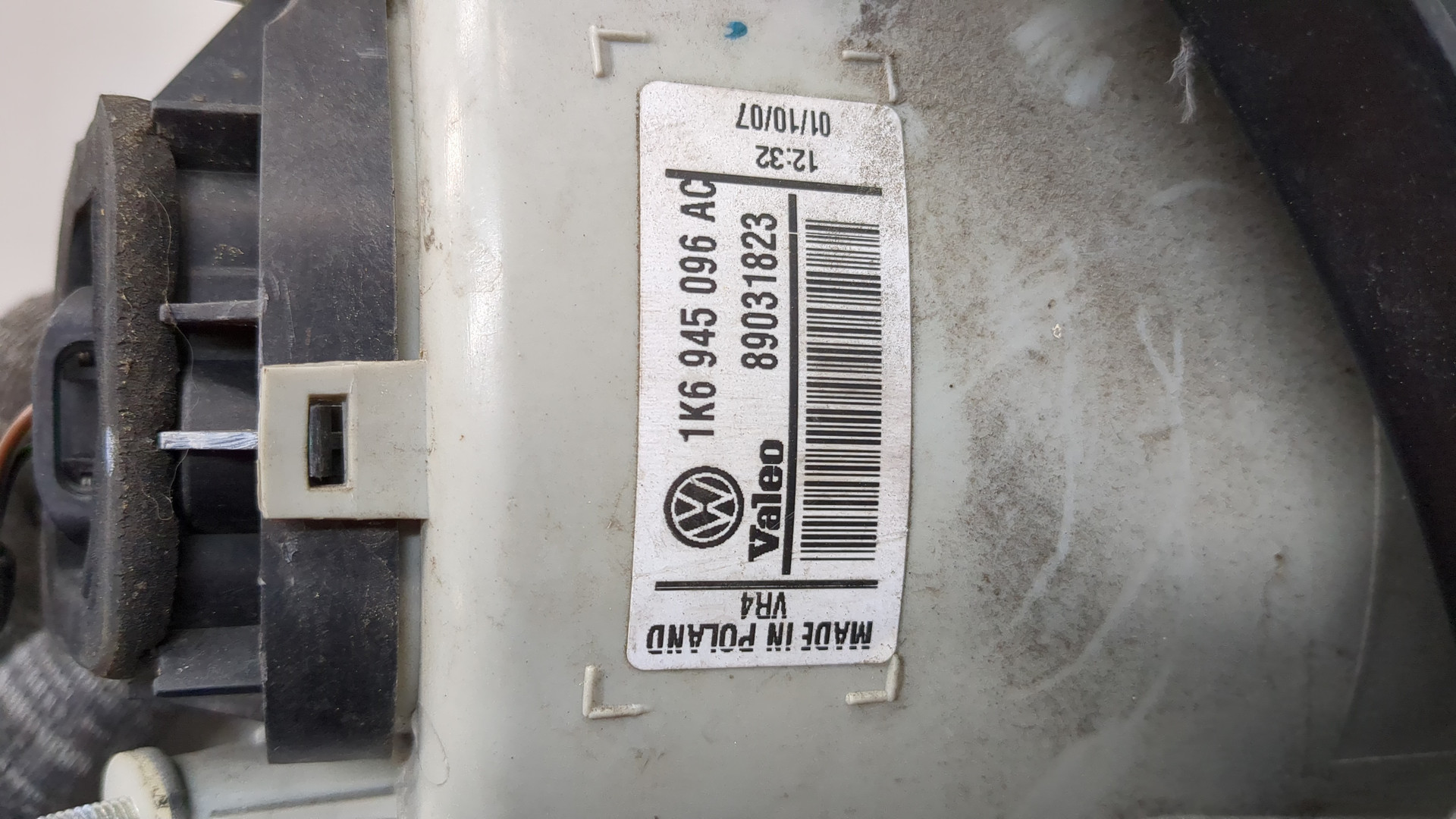 Фонарь задний правый