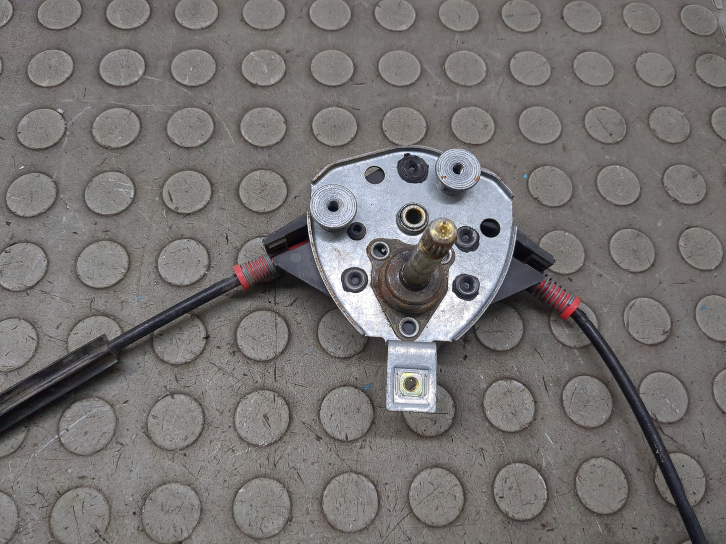Стеклоподъемник механ. передний правый