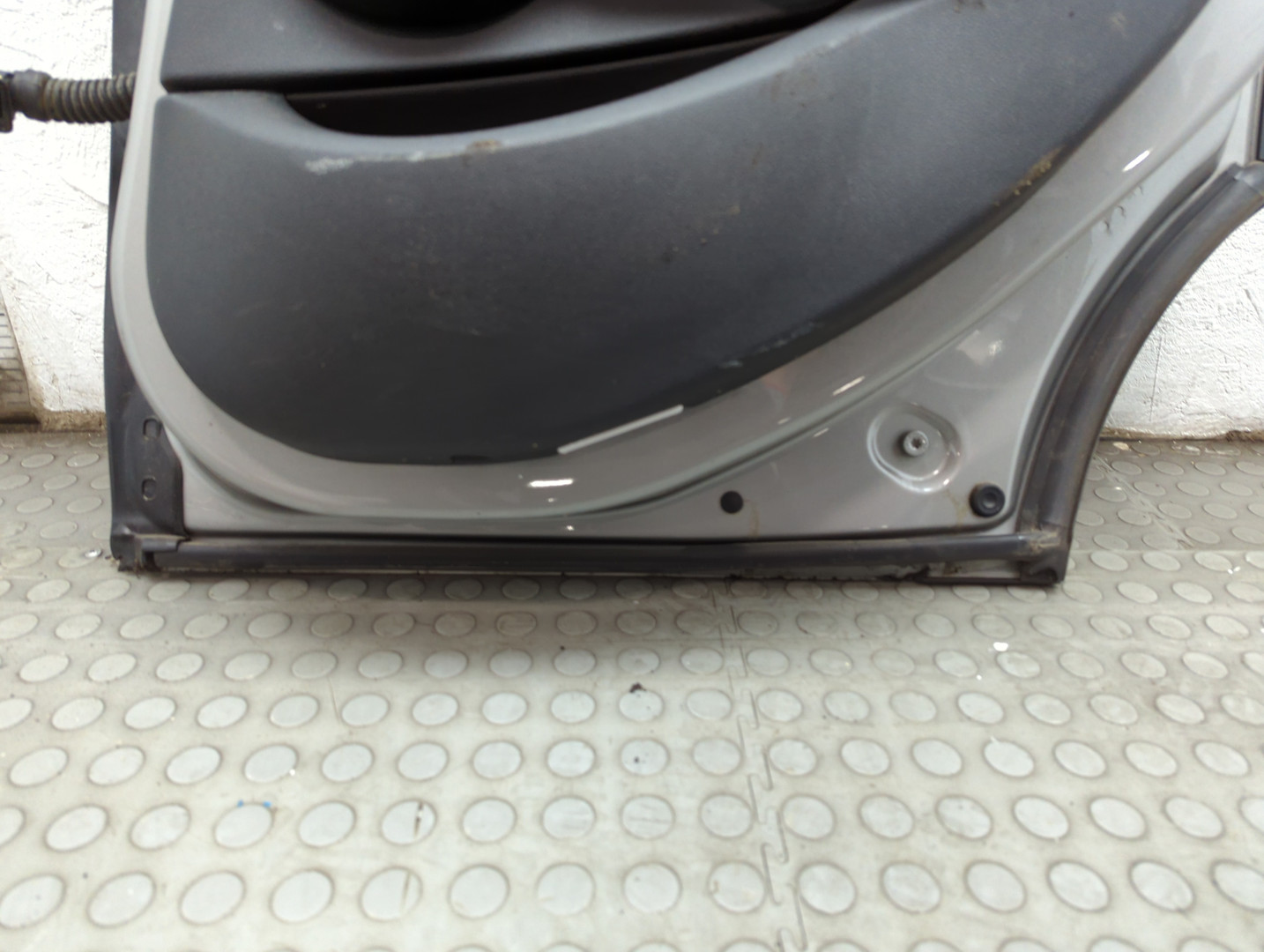 Дверь задняя правая