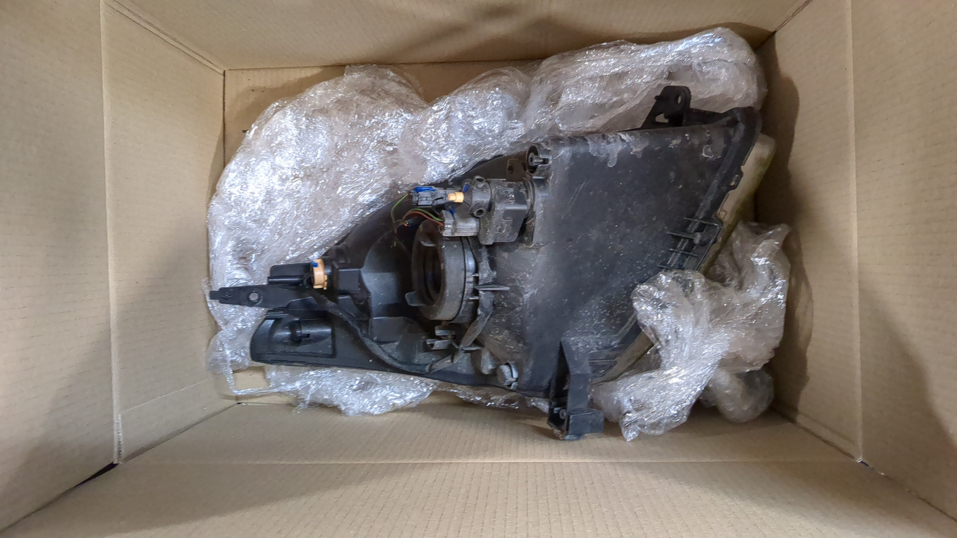 Фара левая