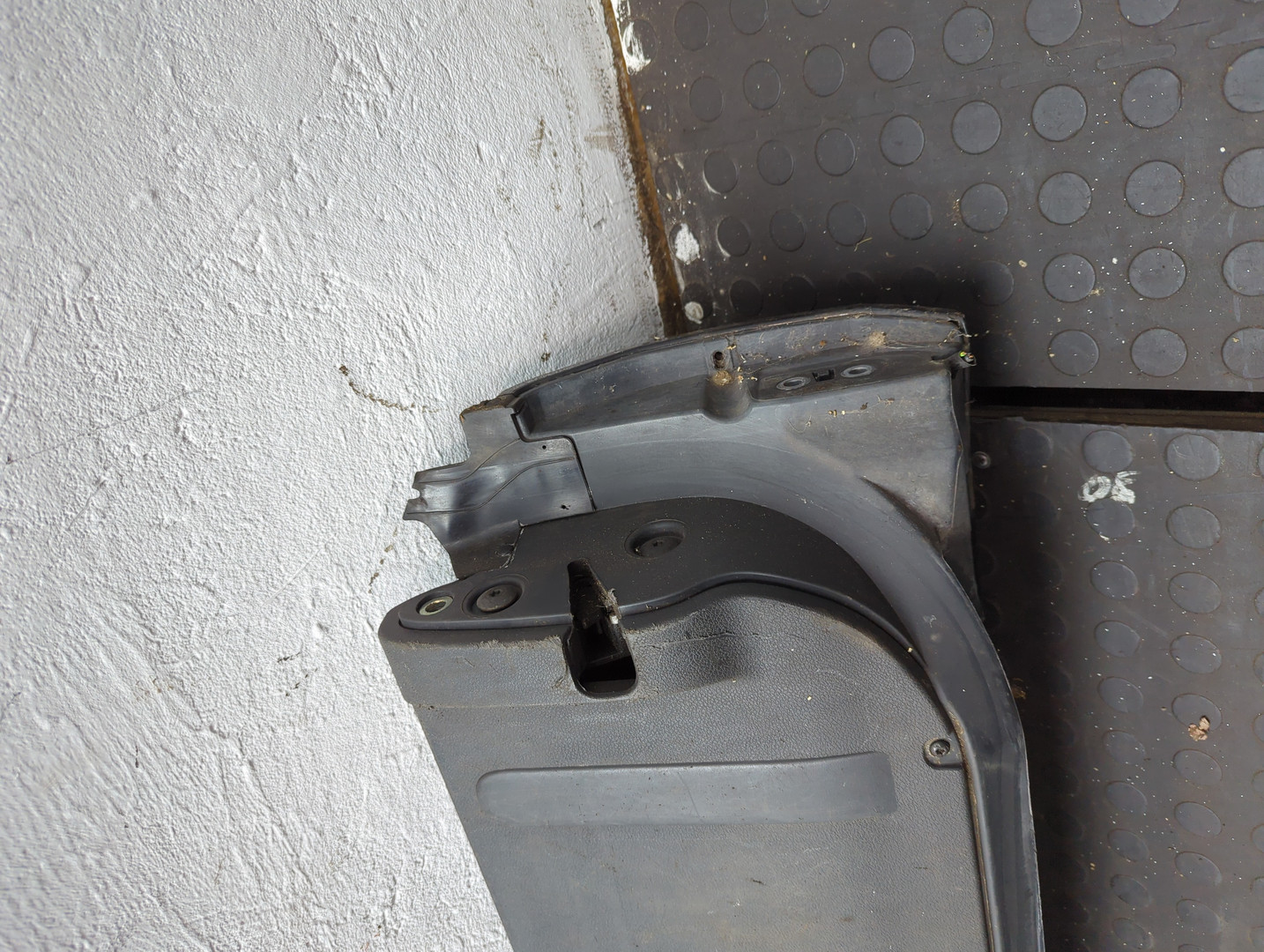 Дверь багажника нижняя (борт)
