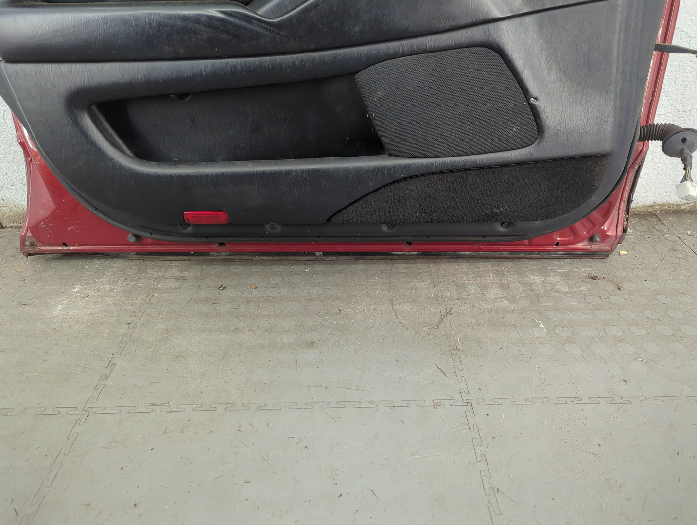 Дверь передняя левая