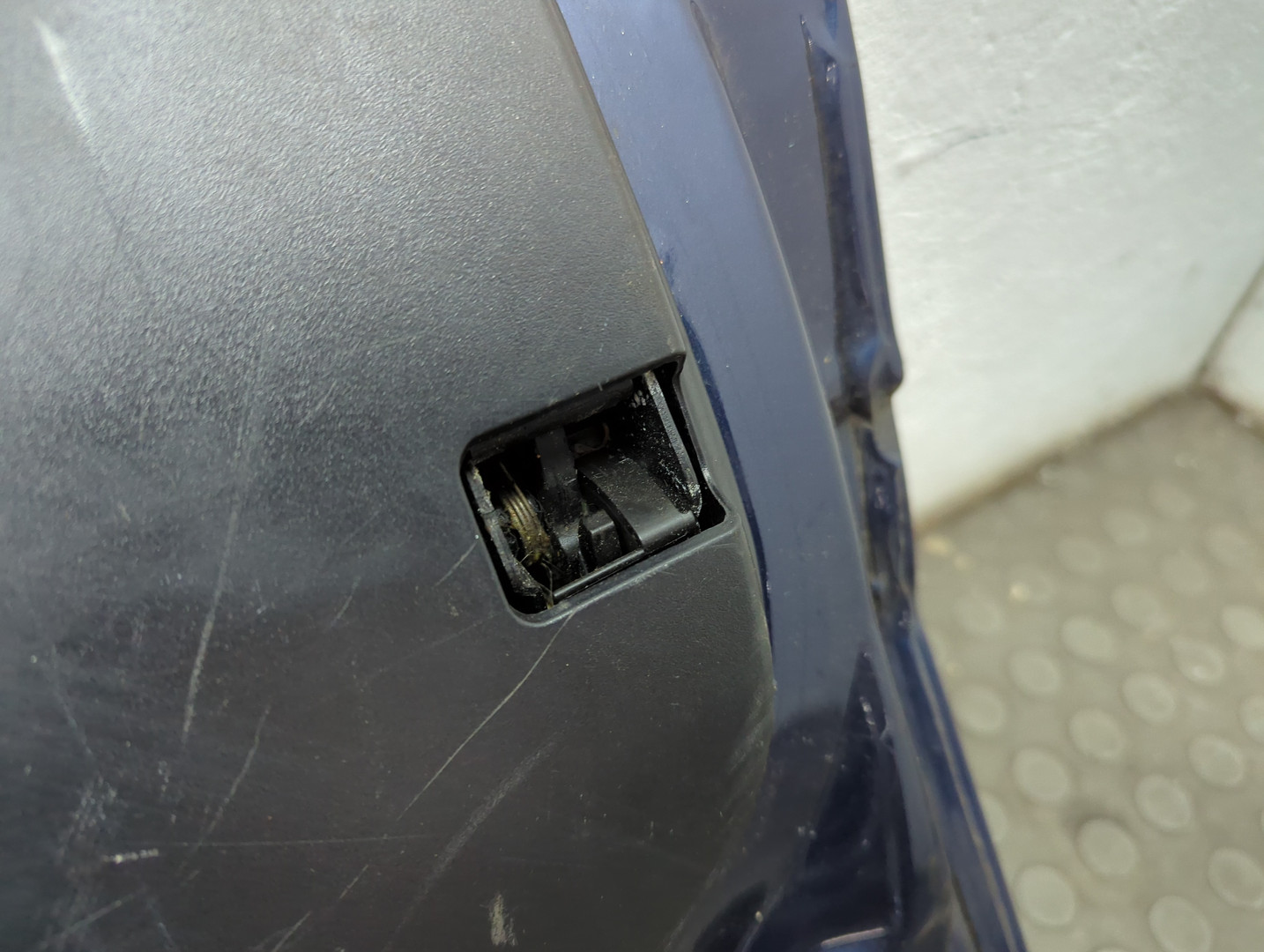 Дверь багажника нижняя (борт)