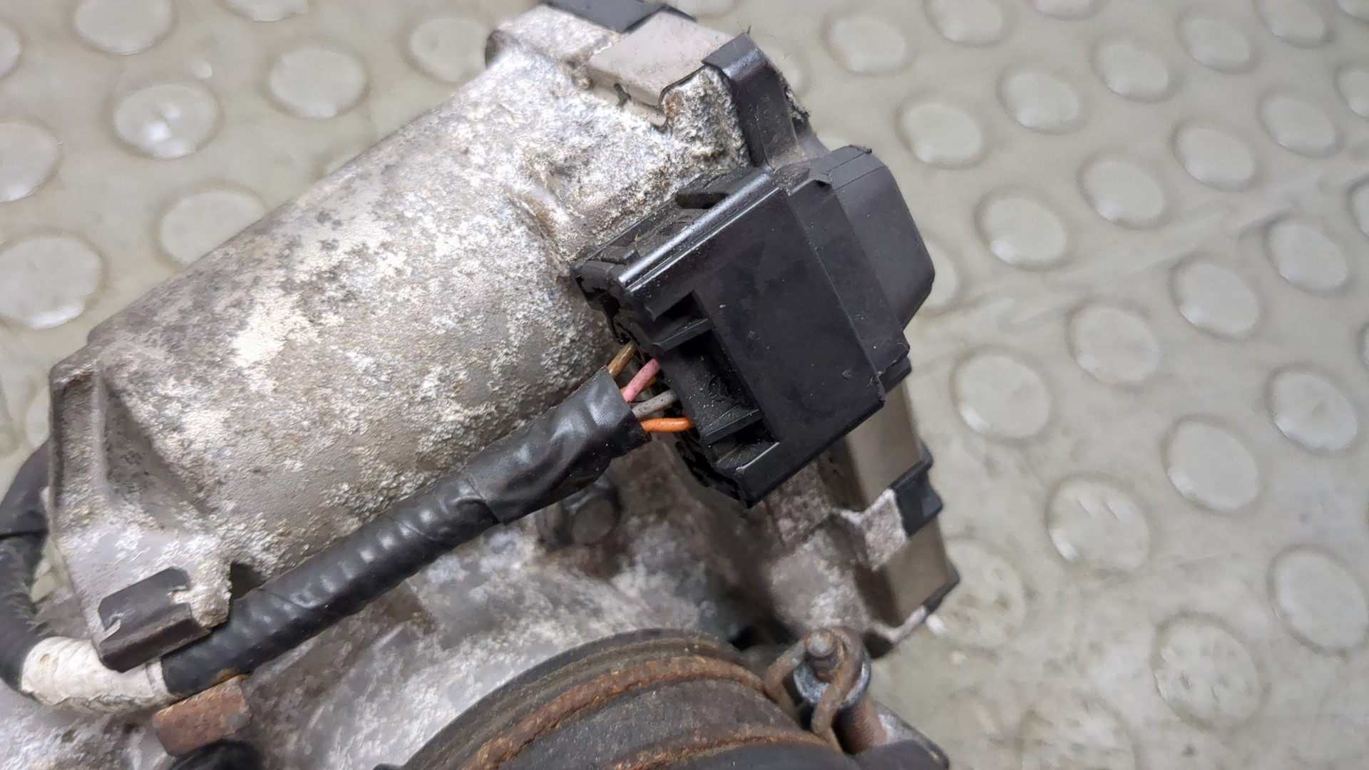 Заслонка дроссельная электрическая