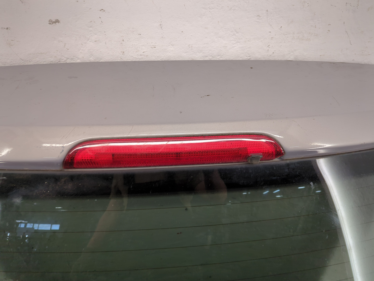 Дверь багажника