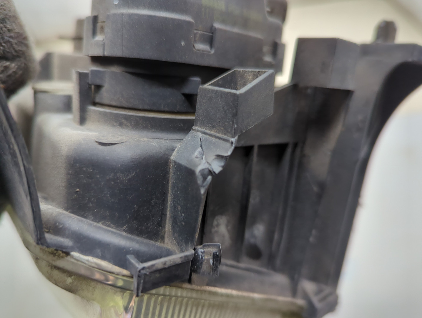Фара левая