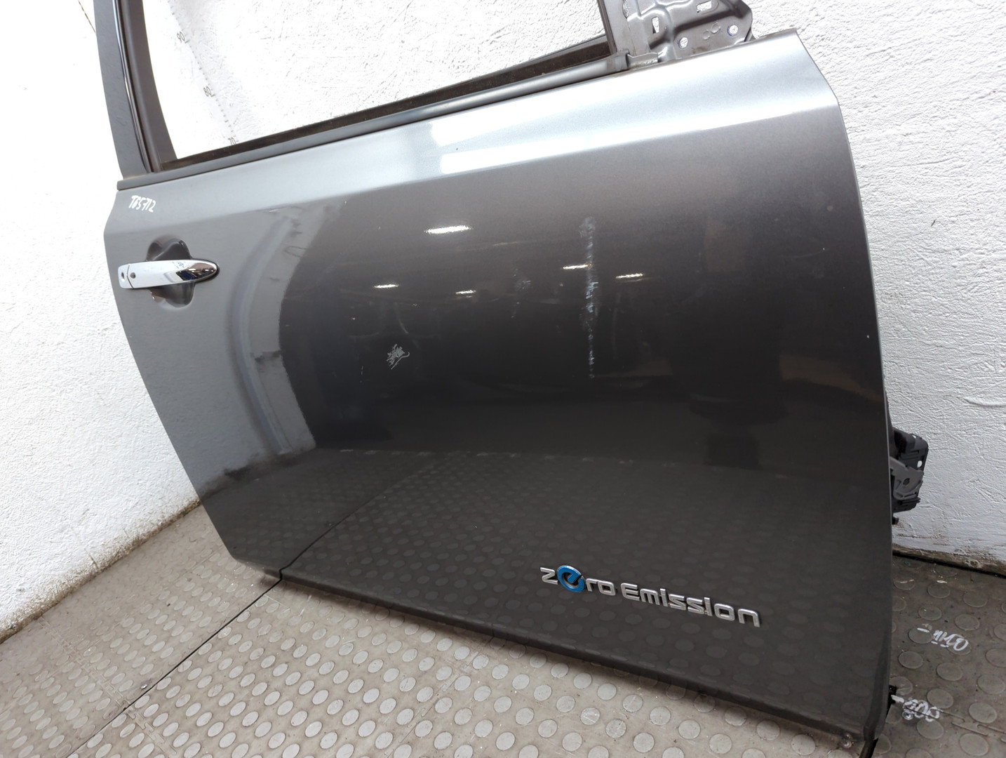 Дверь передняя правая