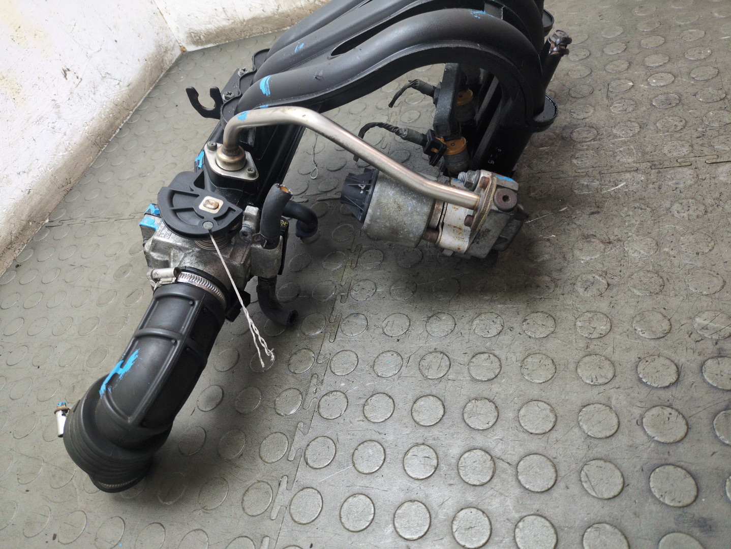 Коллектор впускной