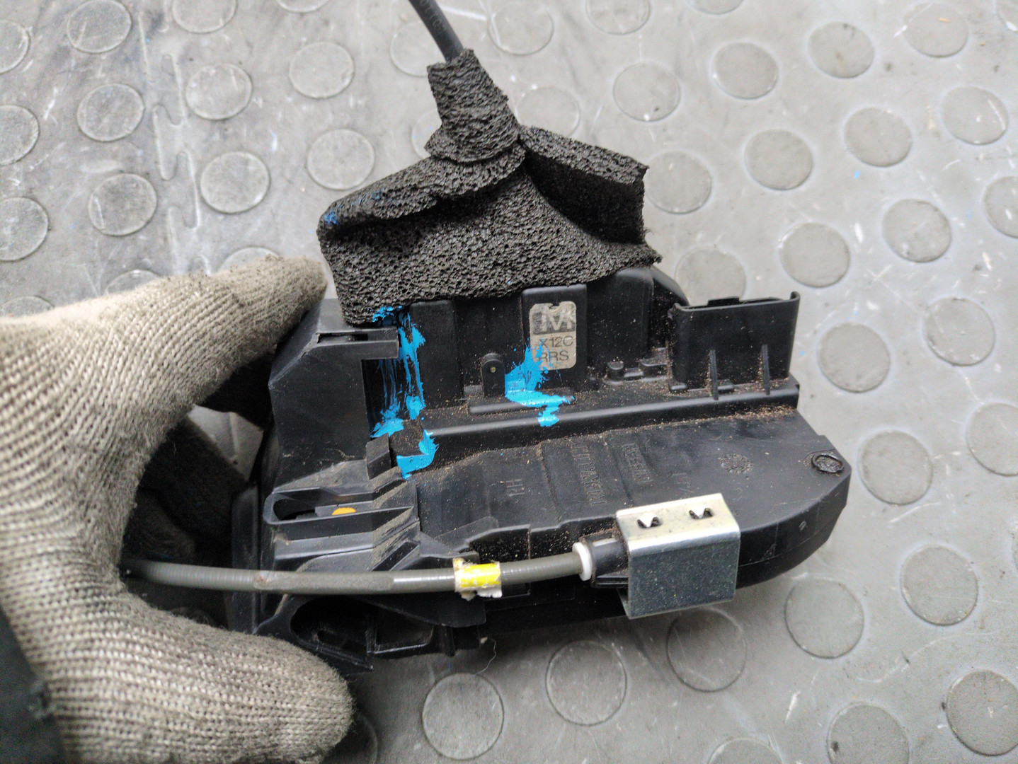 Замок двери задней правой