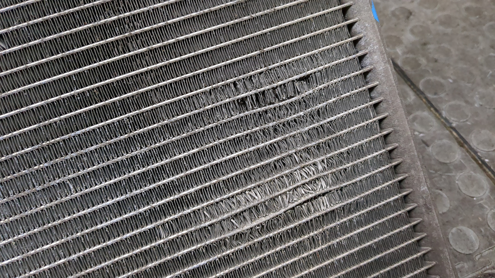 Радиатор кондиционера / конденсер