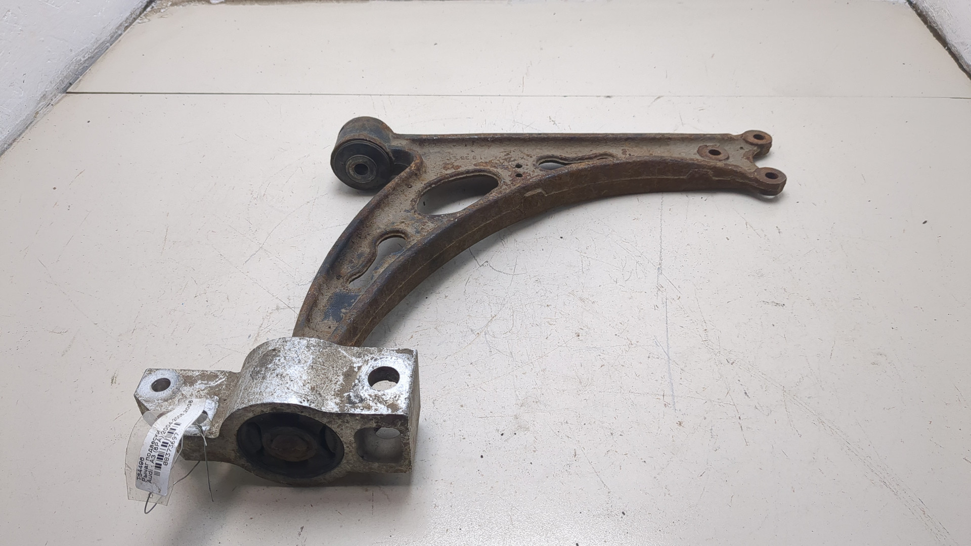 Рычаг передний правый