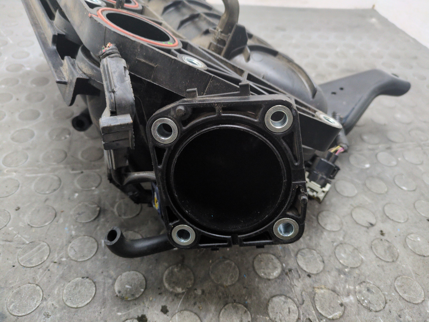 Коллектор впускной