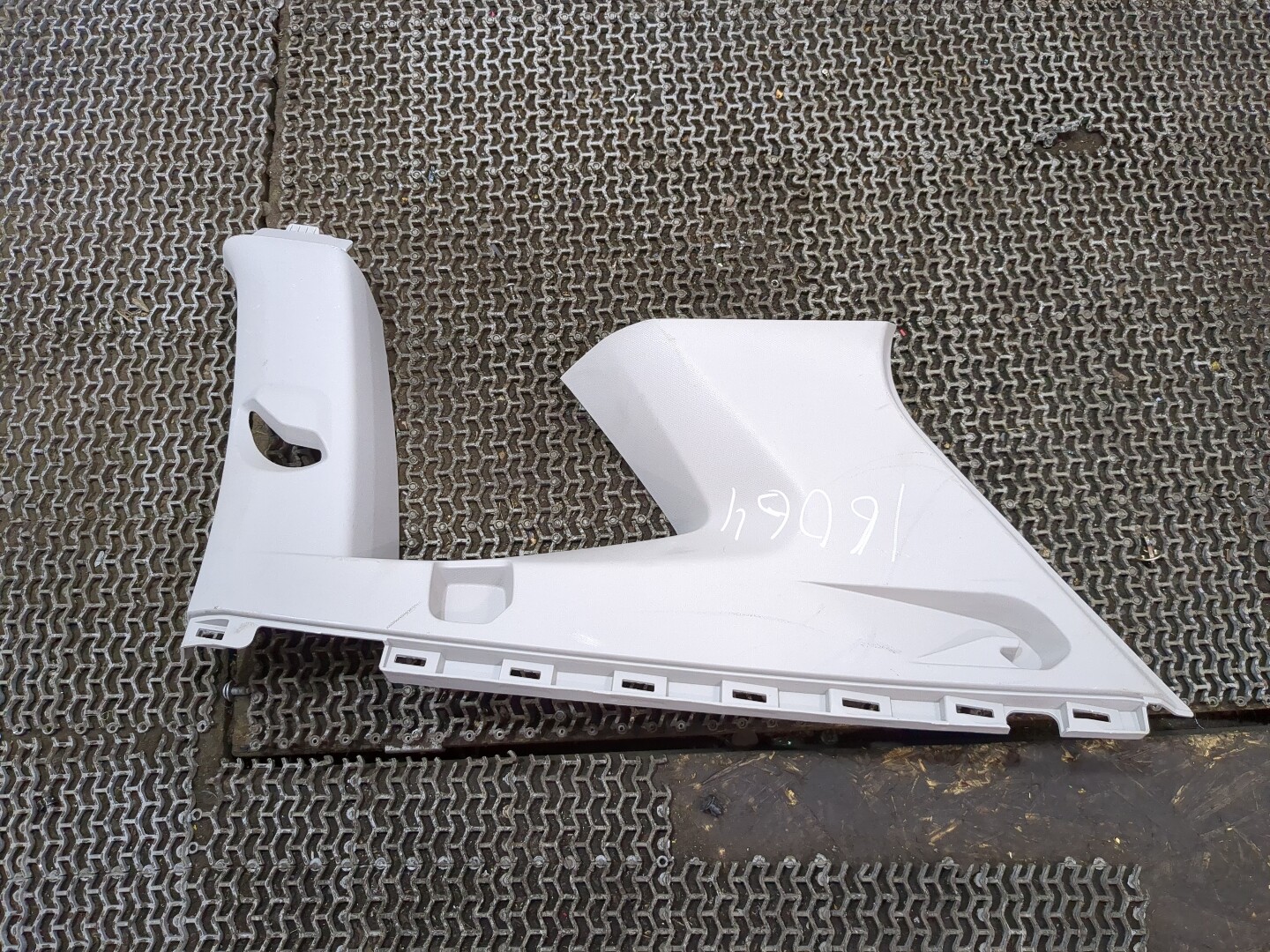 Обшивка стойки