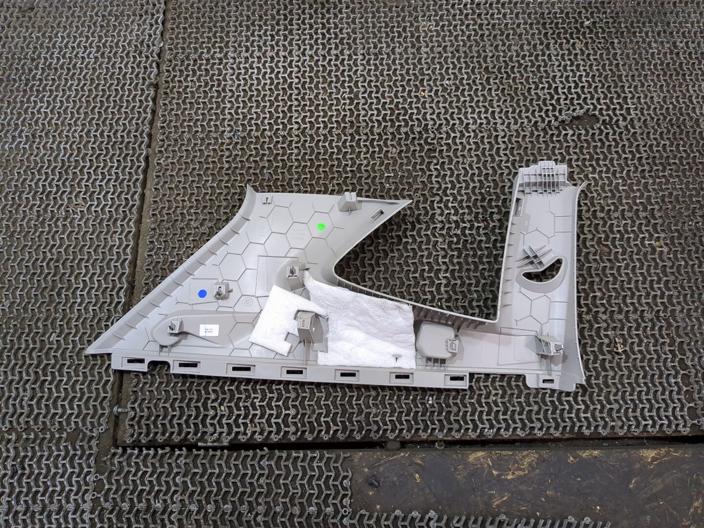 Обшивка стойки