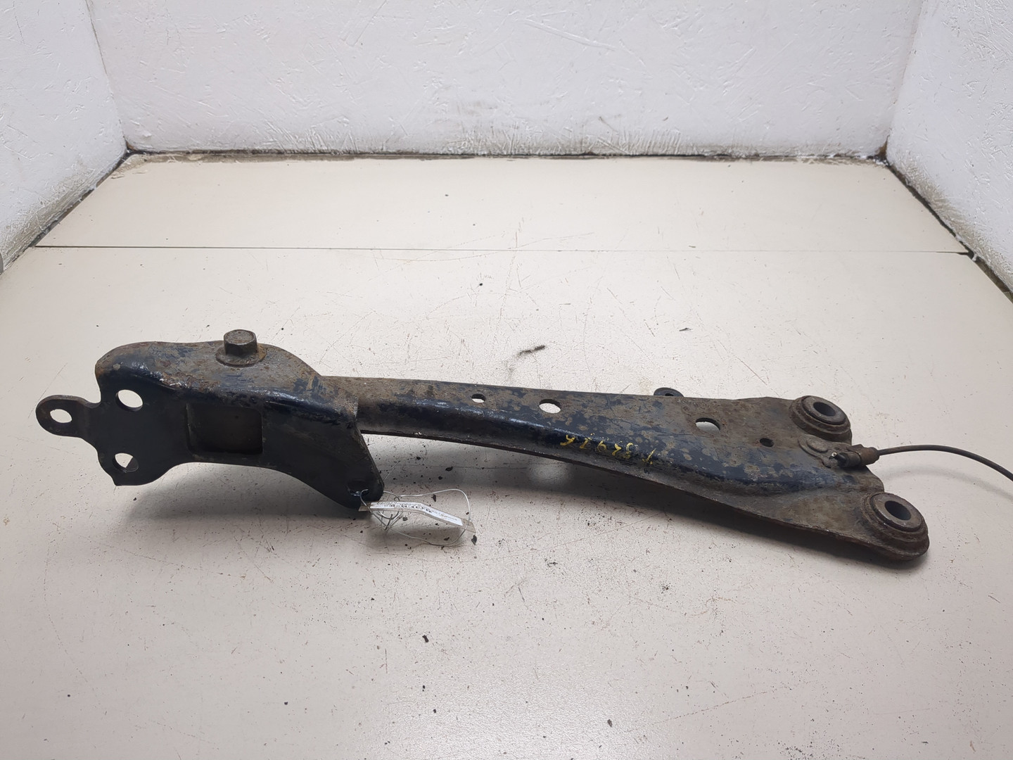 Рычаг задний правый