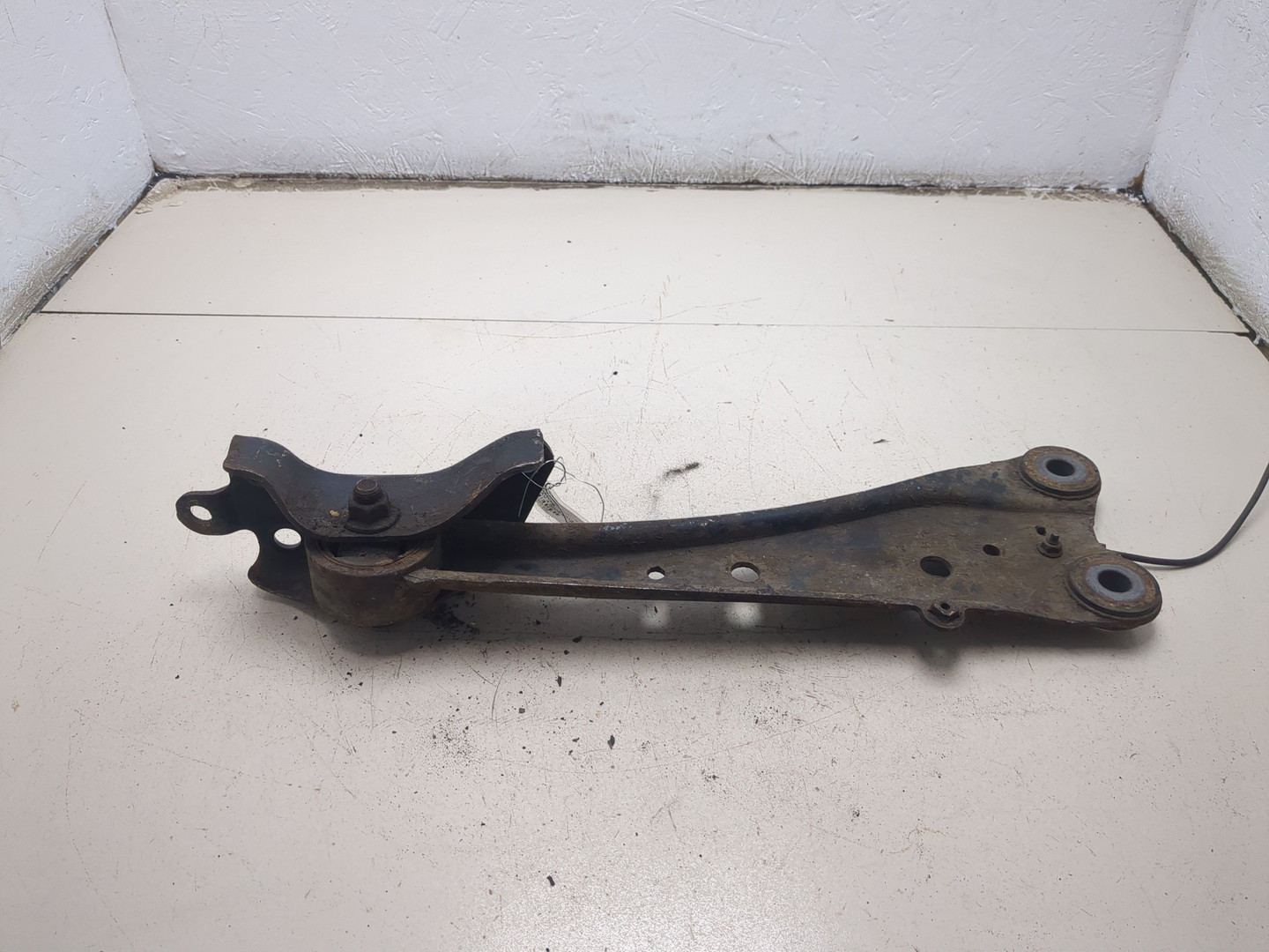 Рычаг задний правый