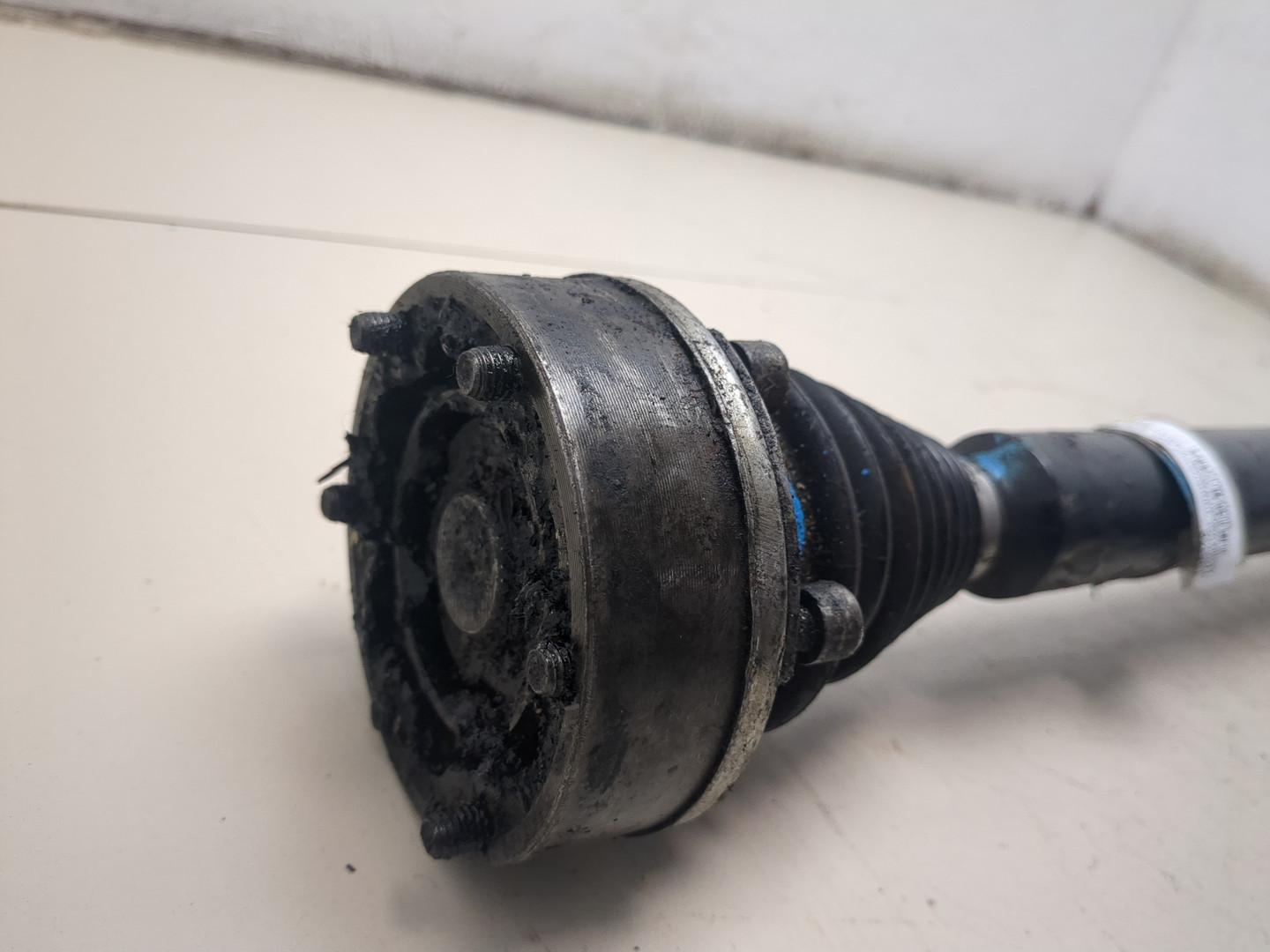 Полуось передняя правая