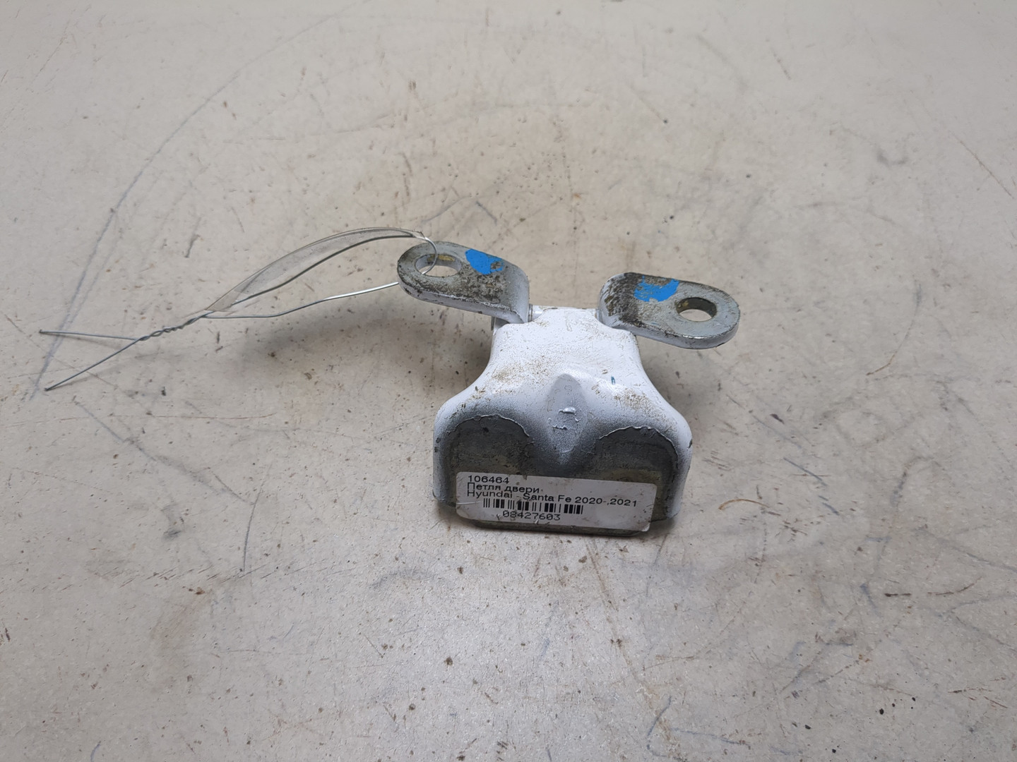 Петля двери