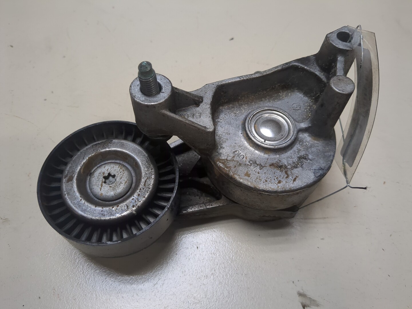 Натяжитель ремня