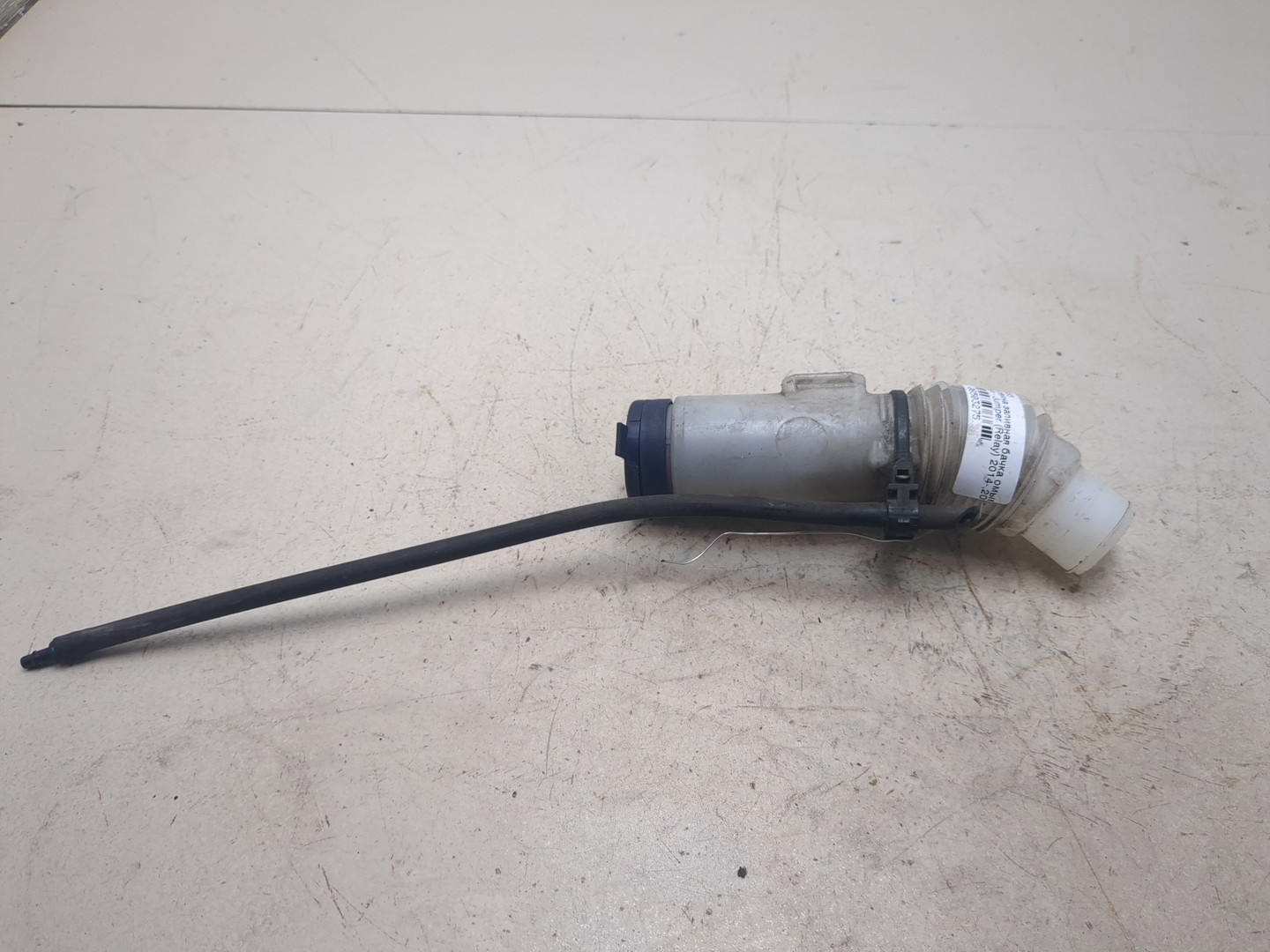 Горловина бачка омывателя